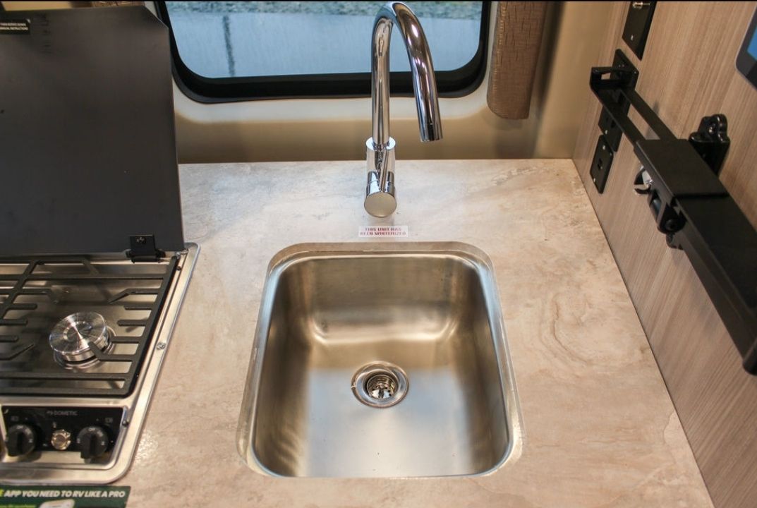 Photo 7 - 2022 Thor Class B Motorhome rental photo 9