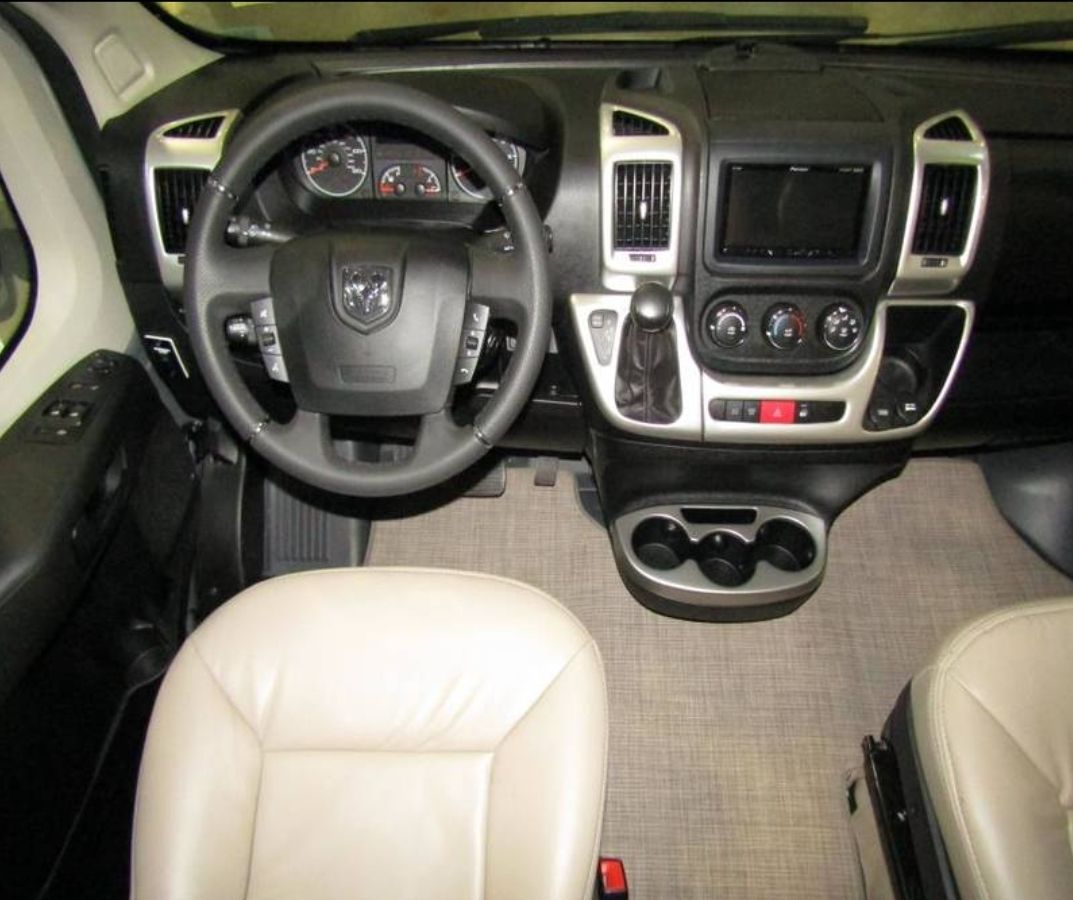 Photo 16 - 2022 Thor Class B Motorhome rental photo 18
