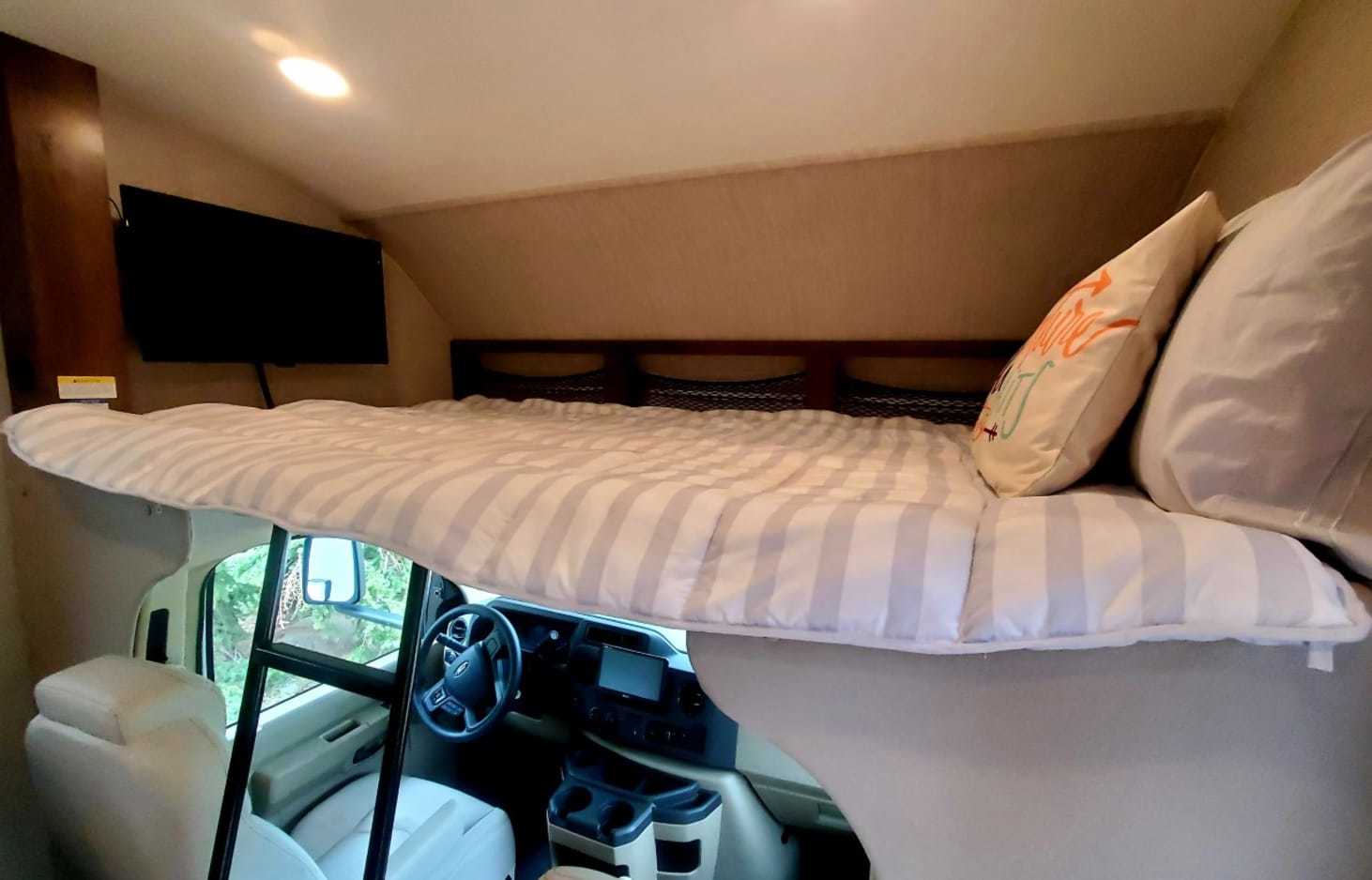 Photo 3 - 2022 Jayco Class C Motorhome rental photo 5