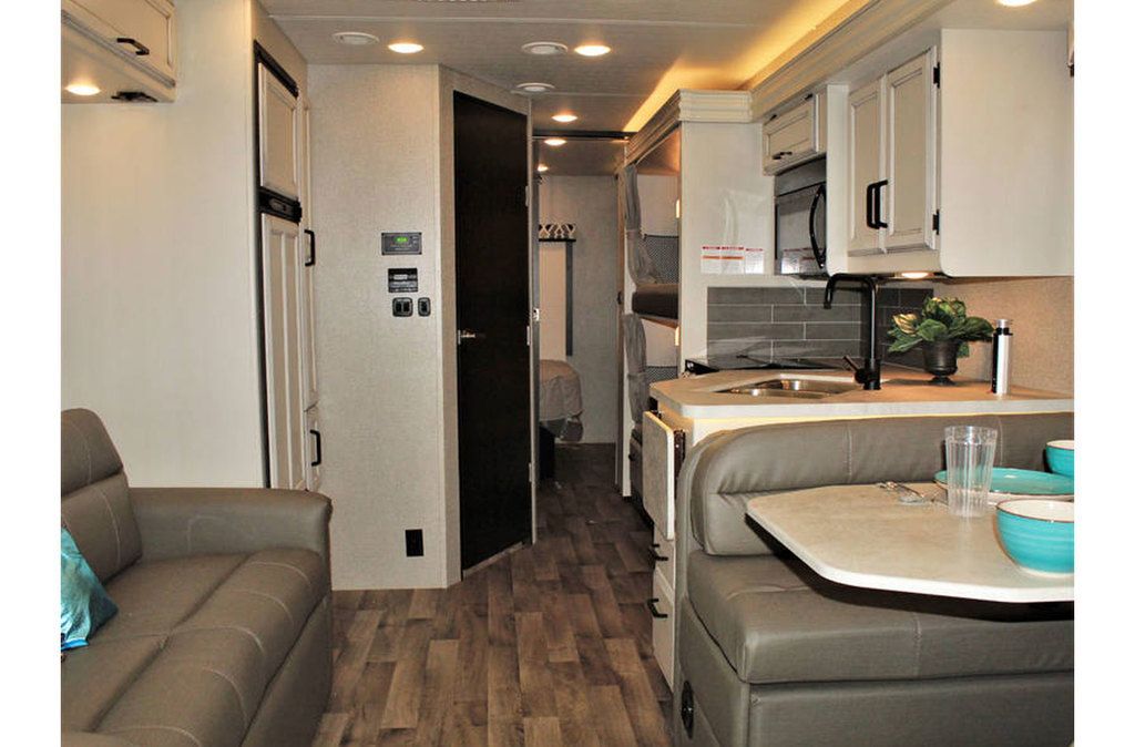 Photo 4 - 2022 Jayco Class C Motorhome rental photo 6