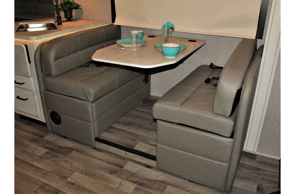 Photo 5 - 2022 Jayco Class C Motorhome rental photo 7