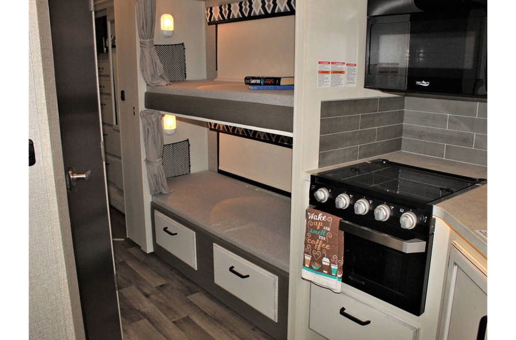 Photo 8 - 2022 Jayco Class C Motorhome rental photo 10