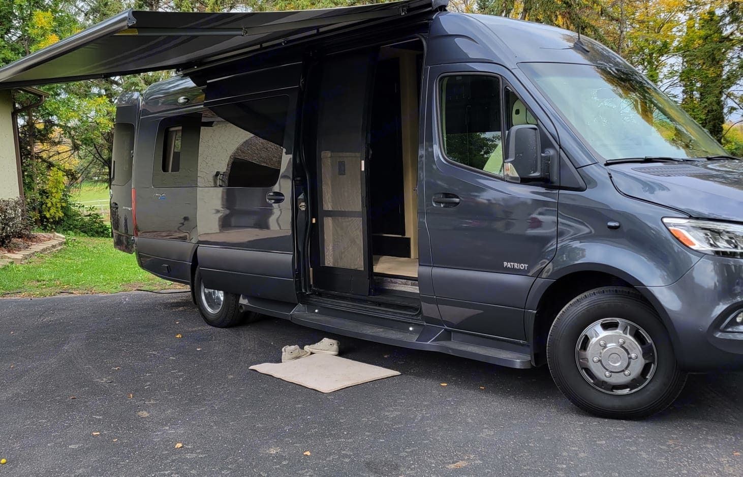 Photo 21 - 2020 American Coach Class B Motorhome rental photo 23