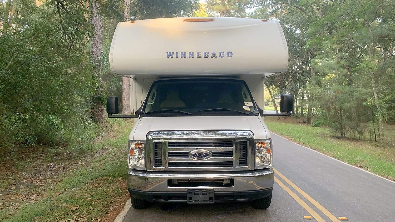 Photo 1 - 2019 Winnebago Class C Motorhome rental photo 3