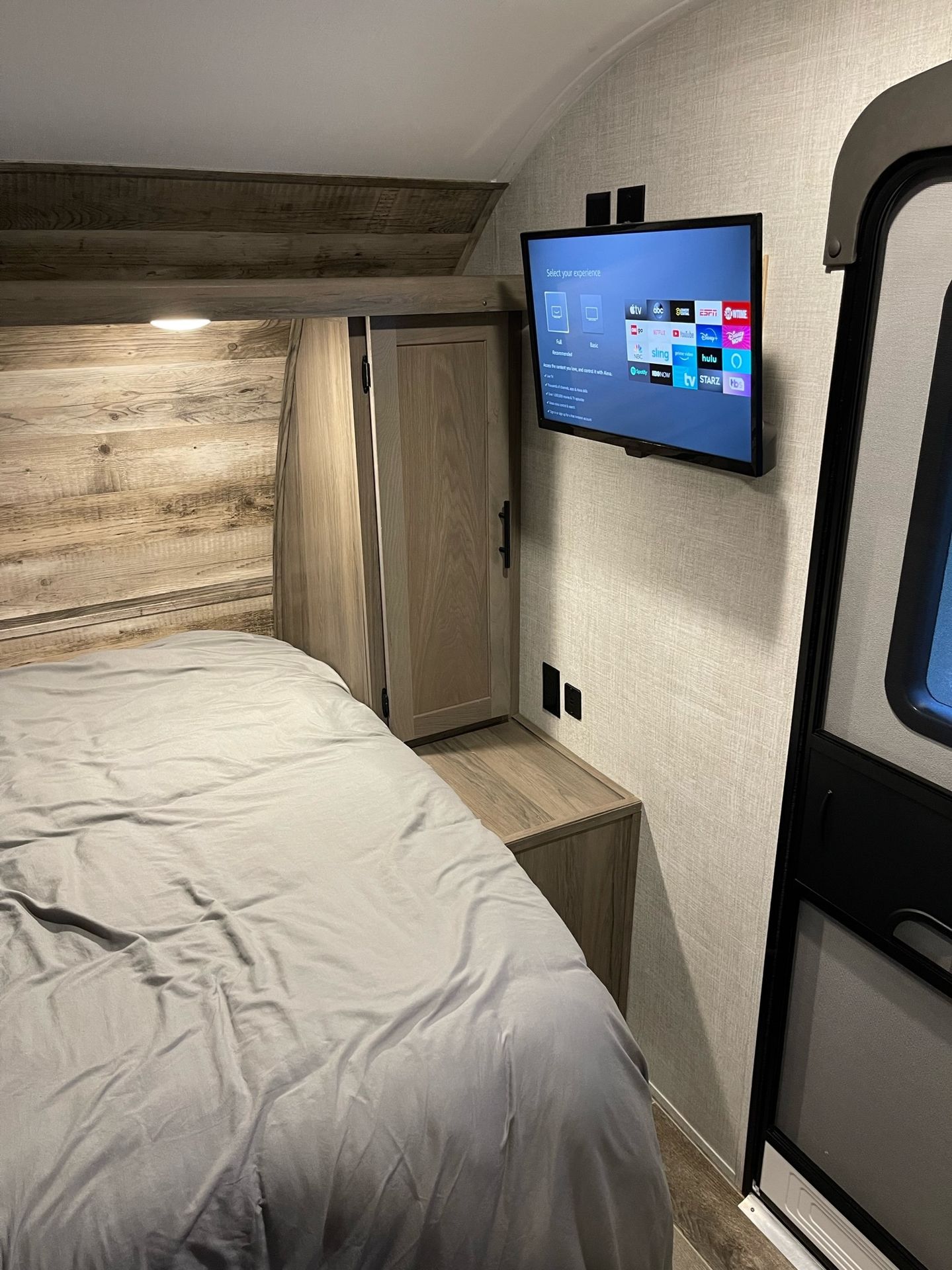 Photo 12 - 2022 Gulf Stream Travel Trailer rental photo 14