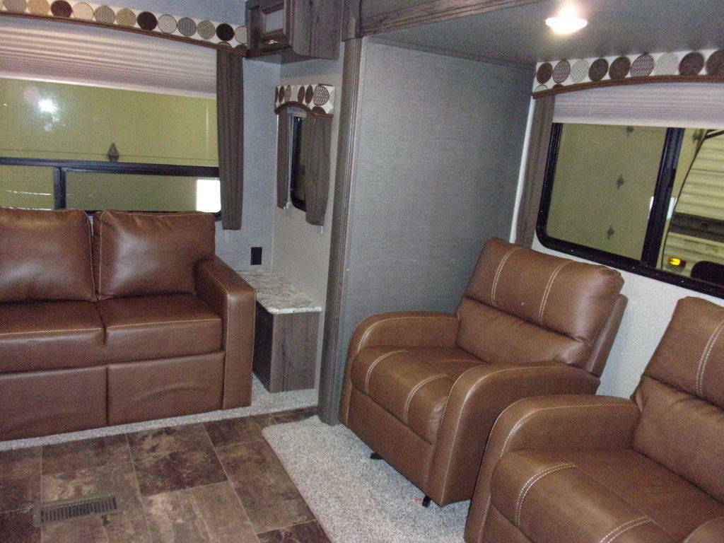 Photo 3 - 2018 Keystone Rv Travel Trailer rental photo 5