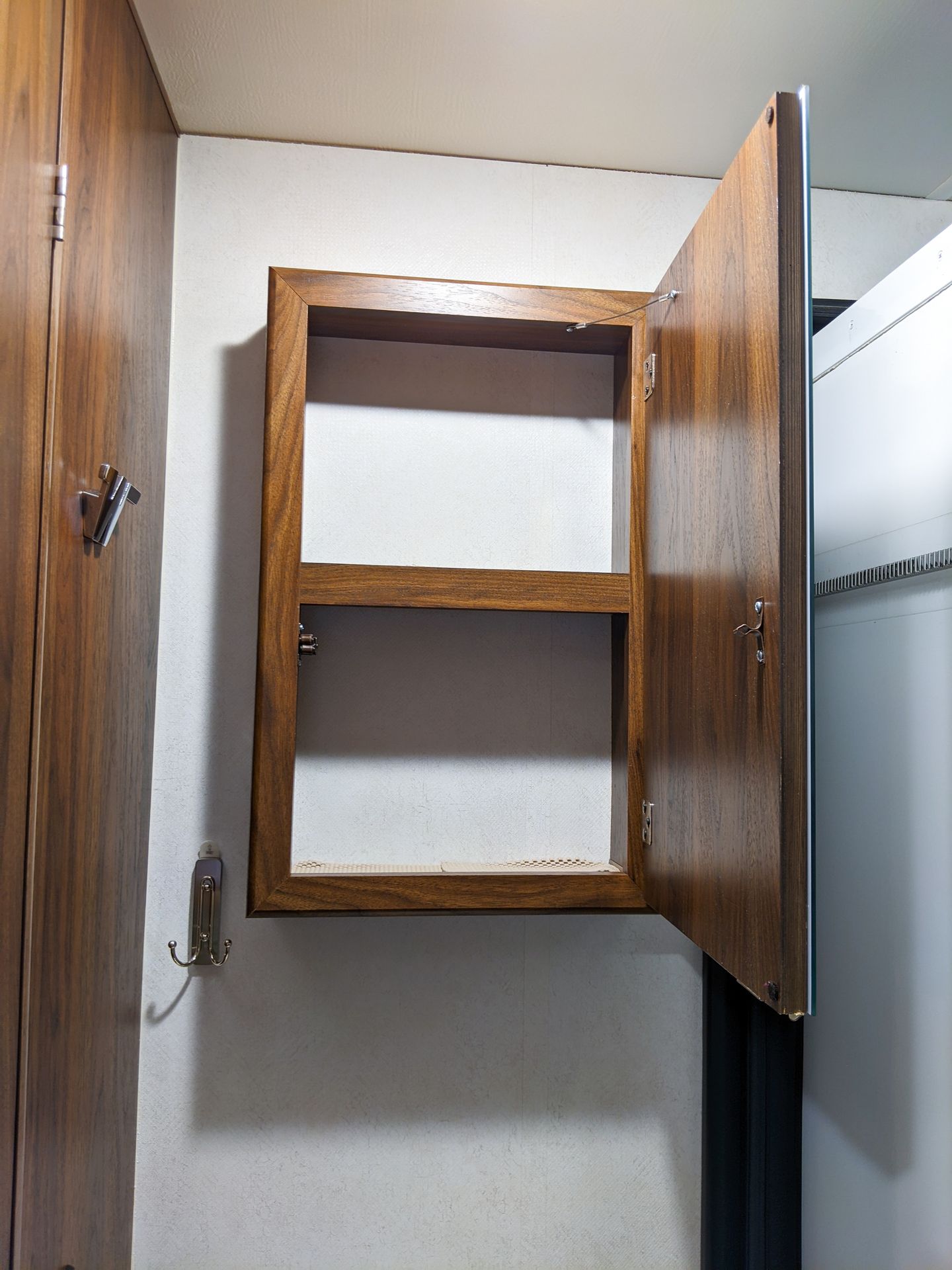 Photo 12 - 2020 Winnebago Class C Motorhome rental photo 17