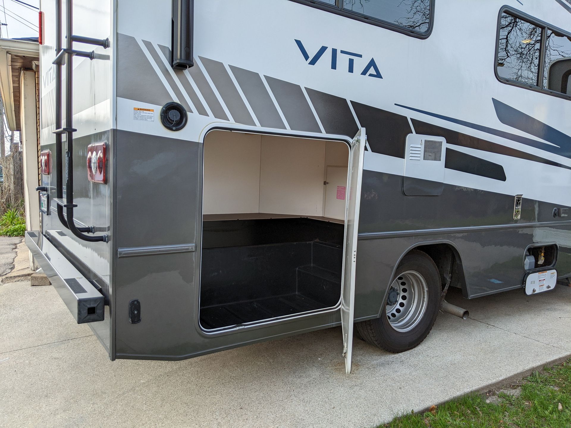 Photo 12 - 2020 Winnebago Class C Motorhome rental photo 22