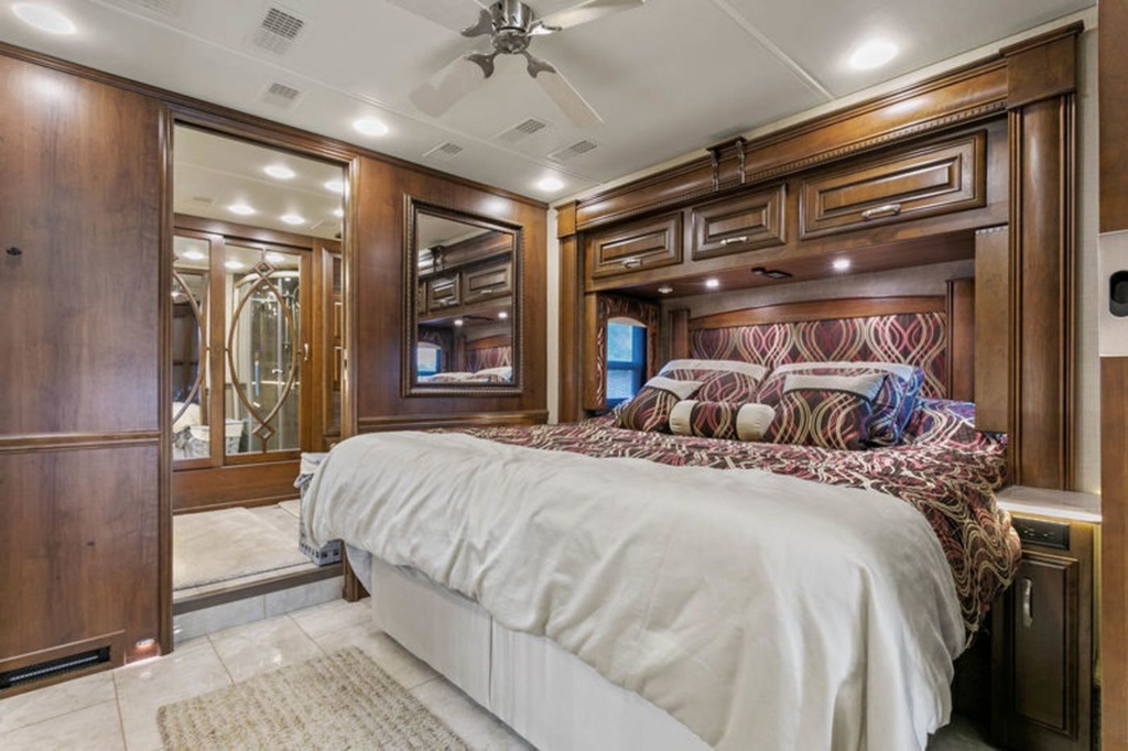 Photo 3 - 2016 Entegra Coach Class A Motorhome rental photo 5