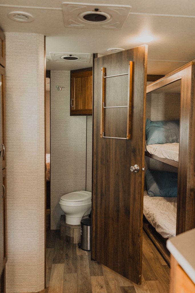 Photo 7 - 2020 Winnebago Class A Motorhome rental photo 9