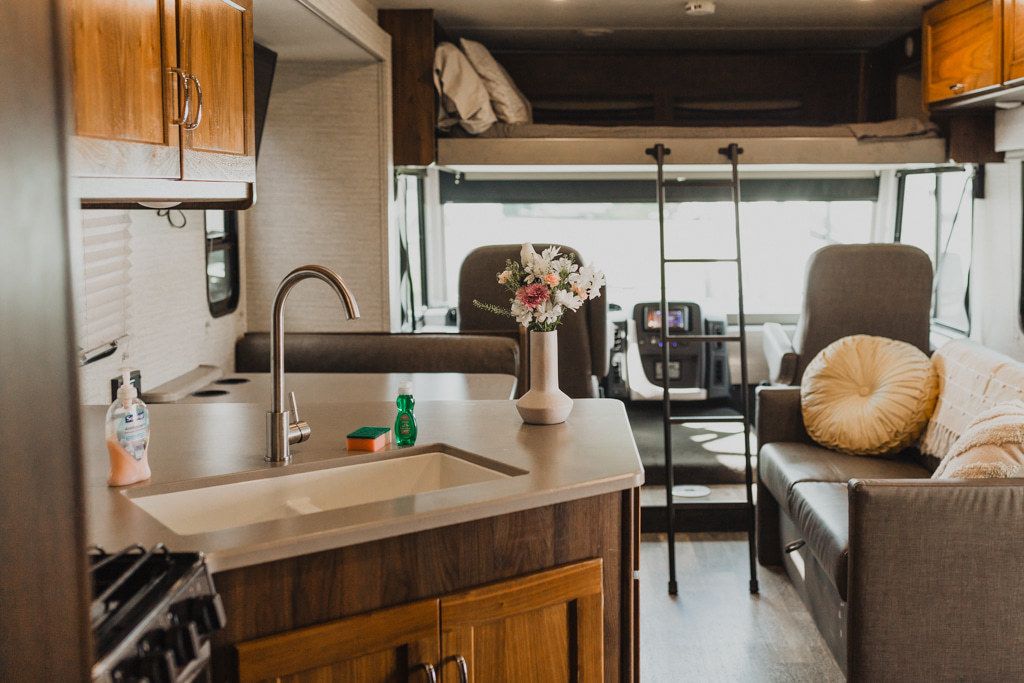 Photo 21 - 2020 Winnebago Class A Motorhome rental photo 23