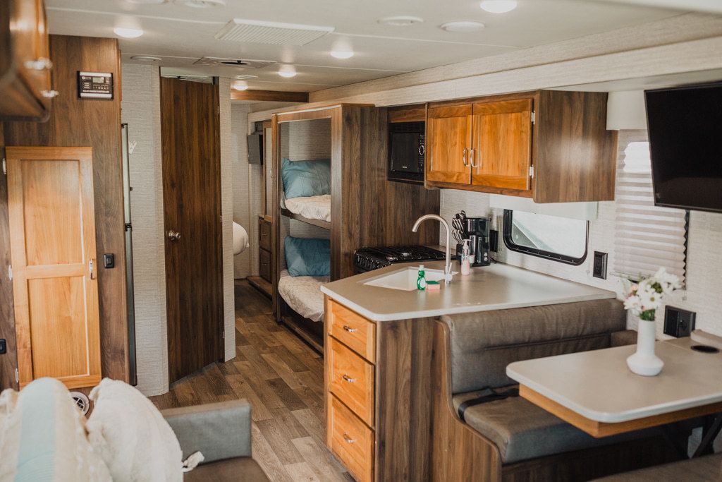 Photo 28 - 2020 Winnebago Class A Motorhome rental photo 30