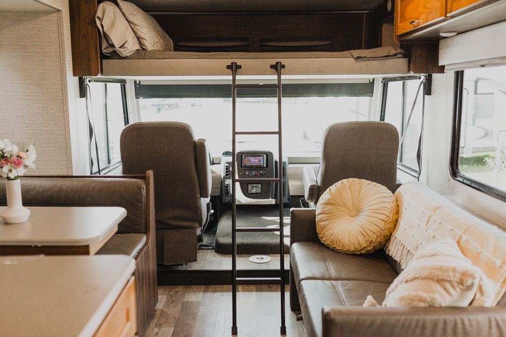 Photo 31 - 2020 Winnebago Class A Motorhome rental photo 33