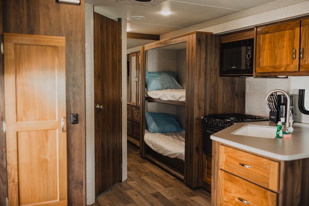 Photo 38 - 2020 Winnebago Class A Motorhome rental photo 40