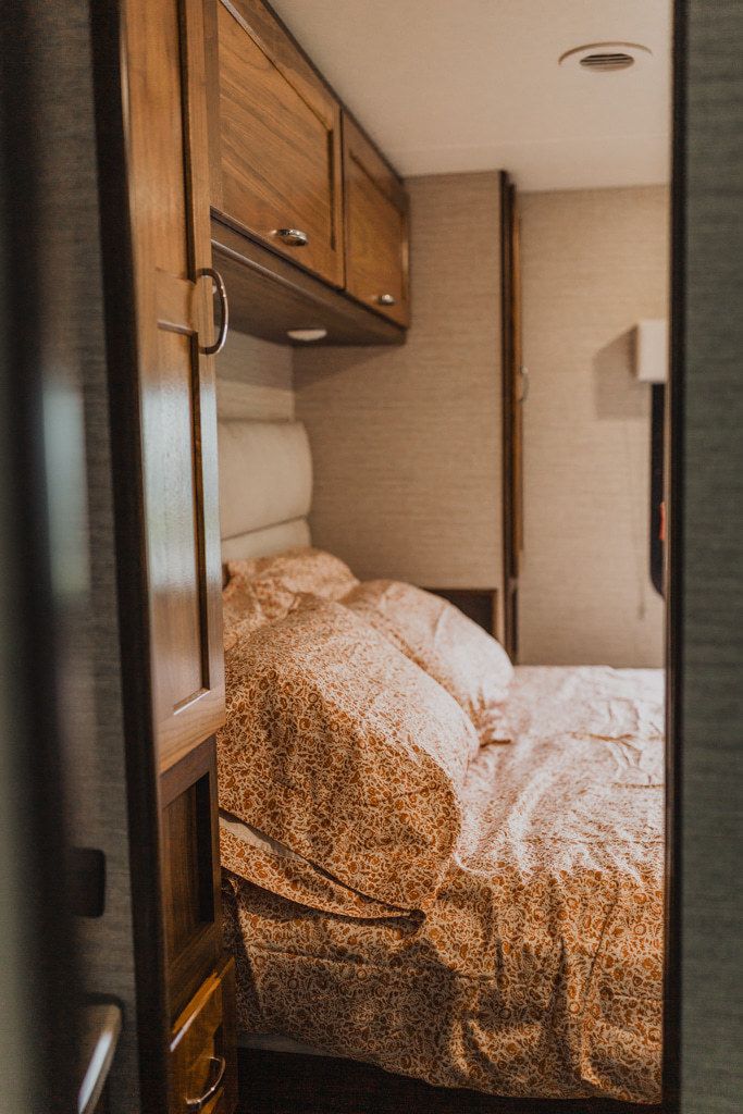 Photo 41 - 2020 Winnebago Class A Motorhome rental photo 43