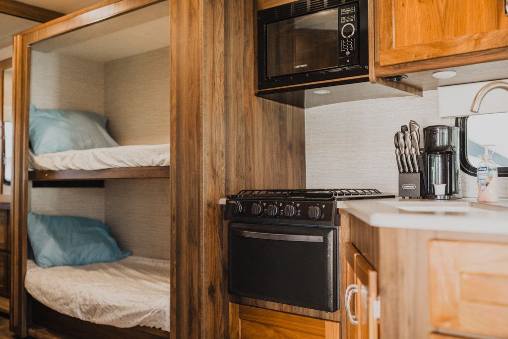 Photo 45 - 2020 Winnebago Class A Motorhome rental photo 47