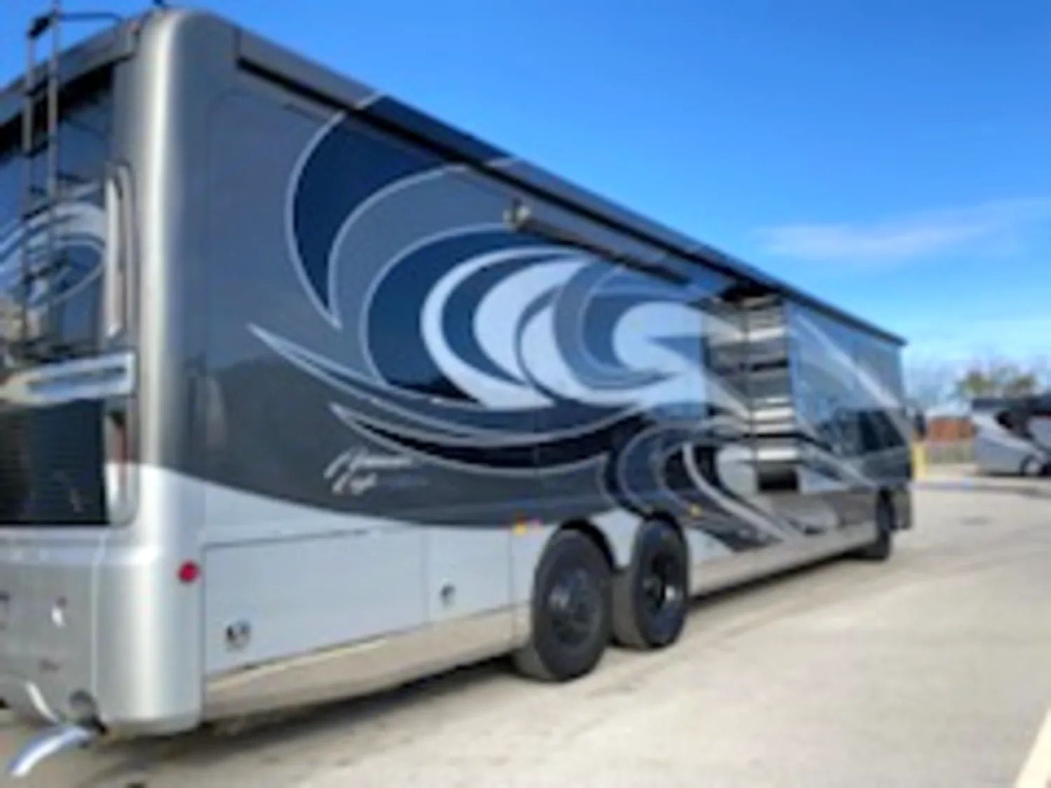 Photo 3 - 2020 American Coach Class A Motorhome rental photo 5