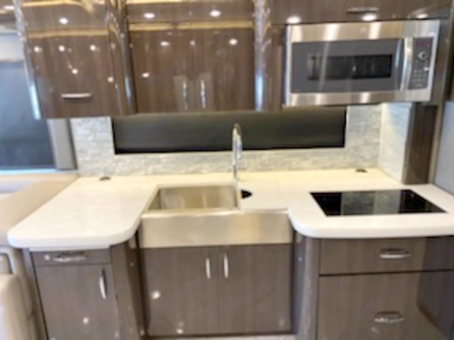 Photo 10 - 2020 American Coach Class A Motorhome rental photo 12