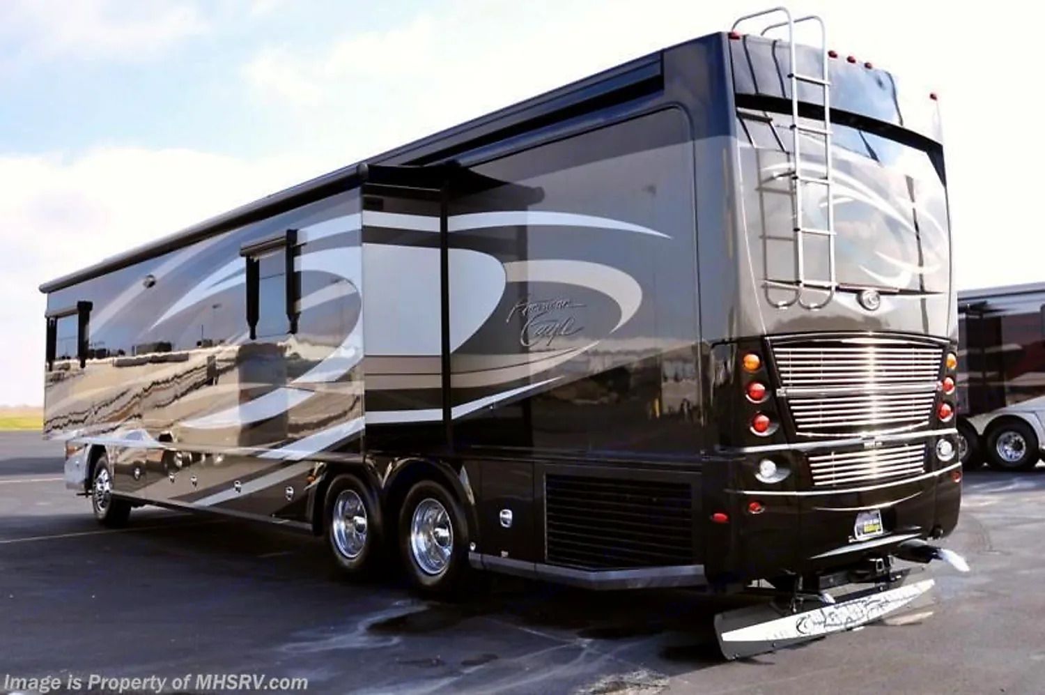 Photo 12 - 2015 Fleetwood Class A Motorhome rental photo 14