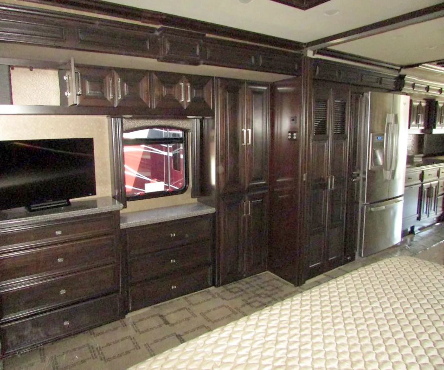 Photo 28 - 2015 Fleetwood Class A Motorhome rental photo 30