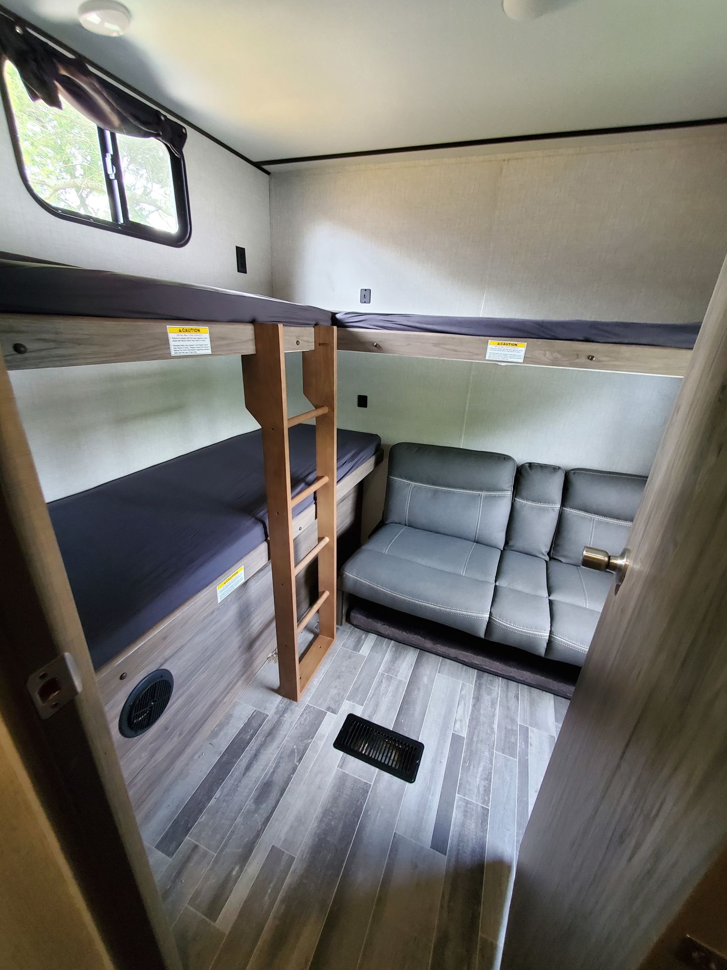 Photo 5 - 2022 Crossroads Travel Trailer rental photo 7