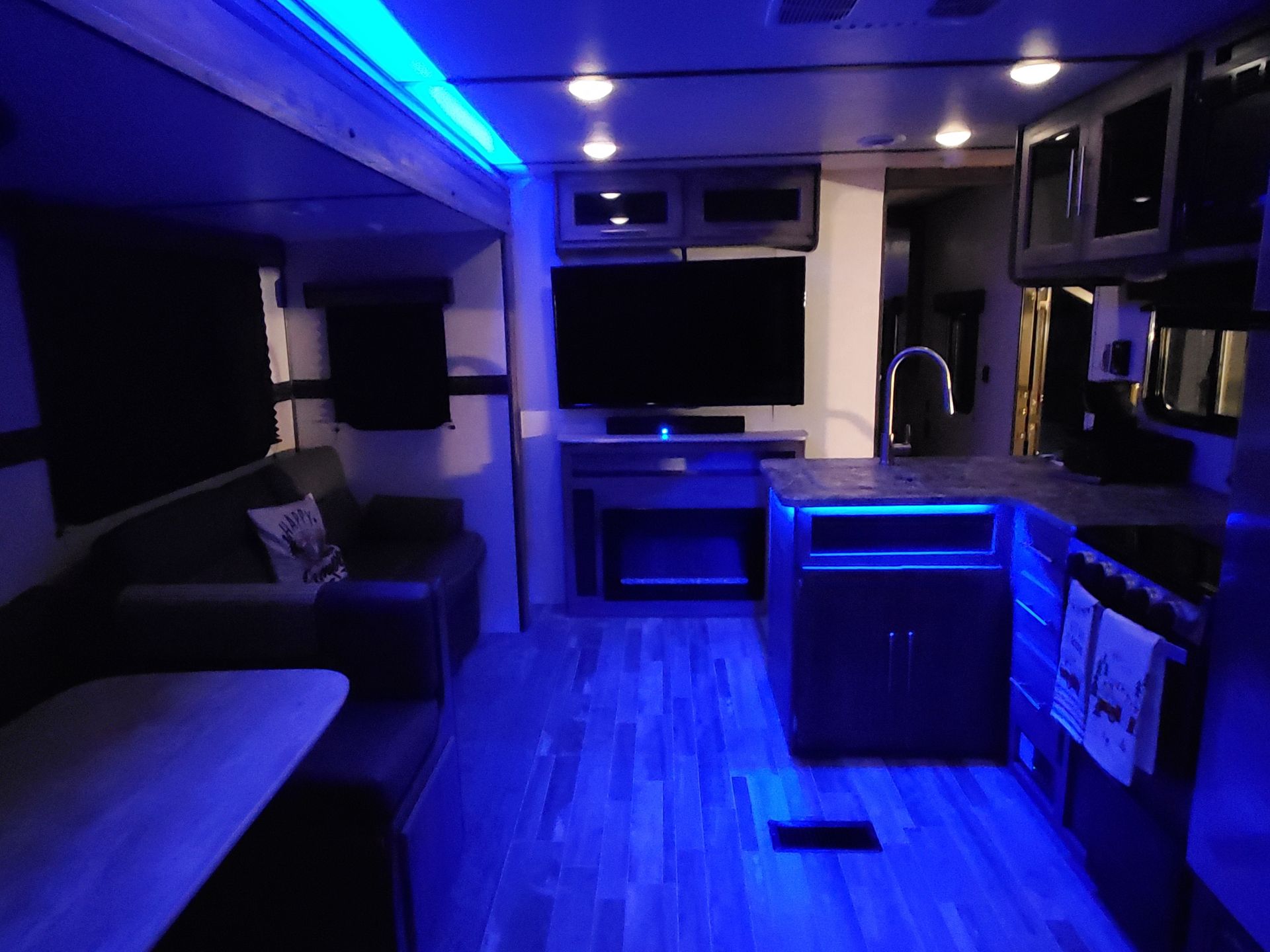 Photo 10 - 2022 Crossroads Travel Trailer rental photo 12