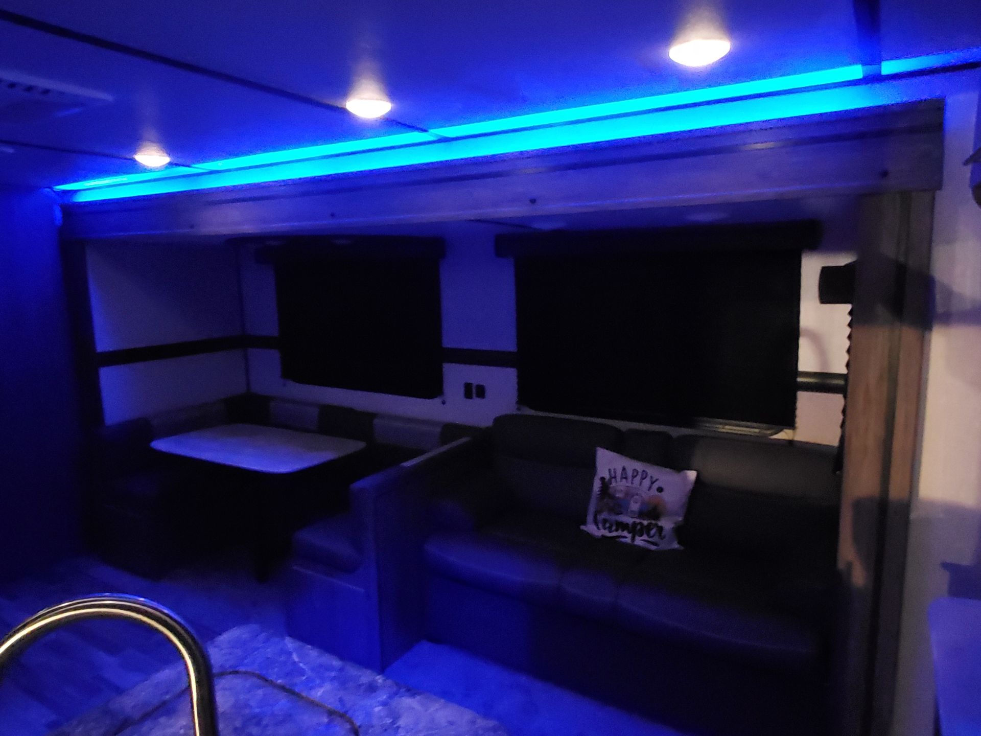 Photo 11 - 2022 Crossroads Travel Trailer rental photo 13