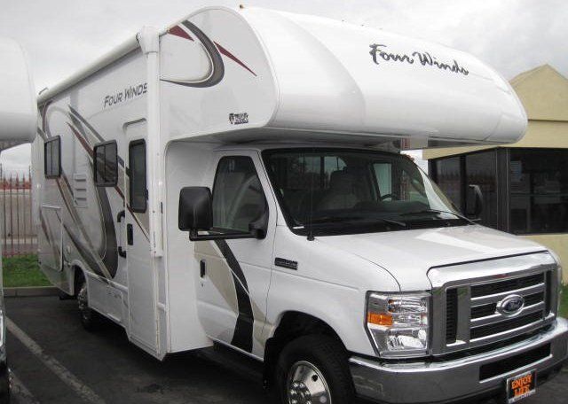 Photo 2 - 2020 Thor Class C Motorhome rental photo 4