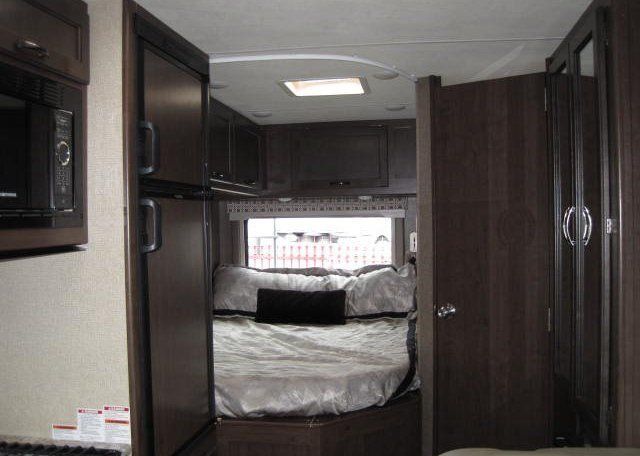 Photo 10 - 2020 Thor Class C Motorhome rental photo 12