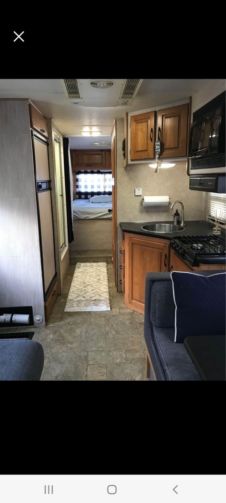 Photo 1 - 2009 Thor Motor Coach Class C Motorhome rental photo 3