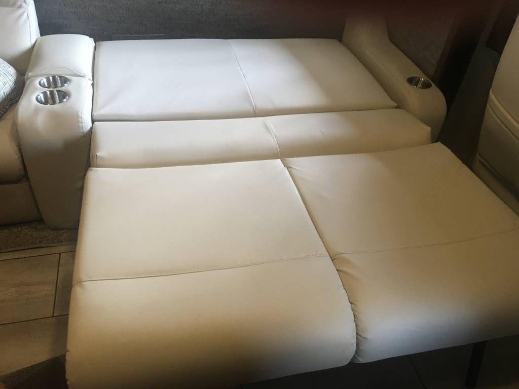 Photo 2 - 2021 Tiffin Motorhomes Class A Motorhome rental photo 7