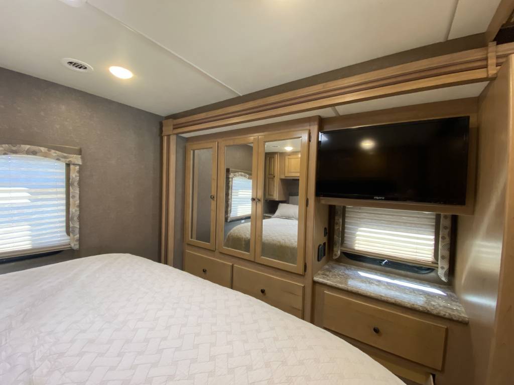 Photo 4 - 2021 Tiffin Motorhomes Class A Motorhome rental photo 19