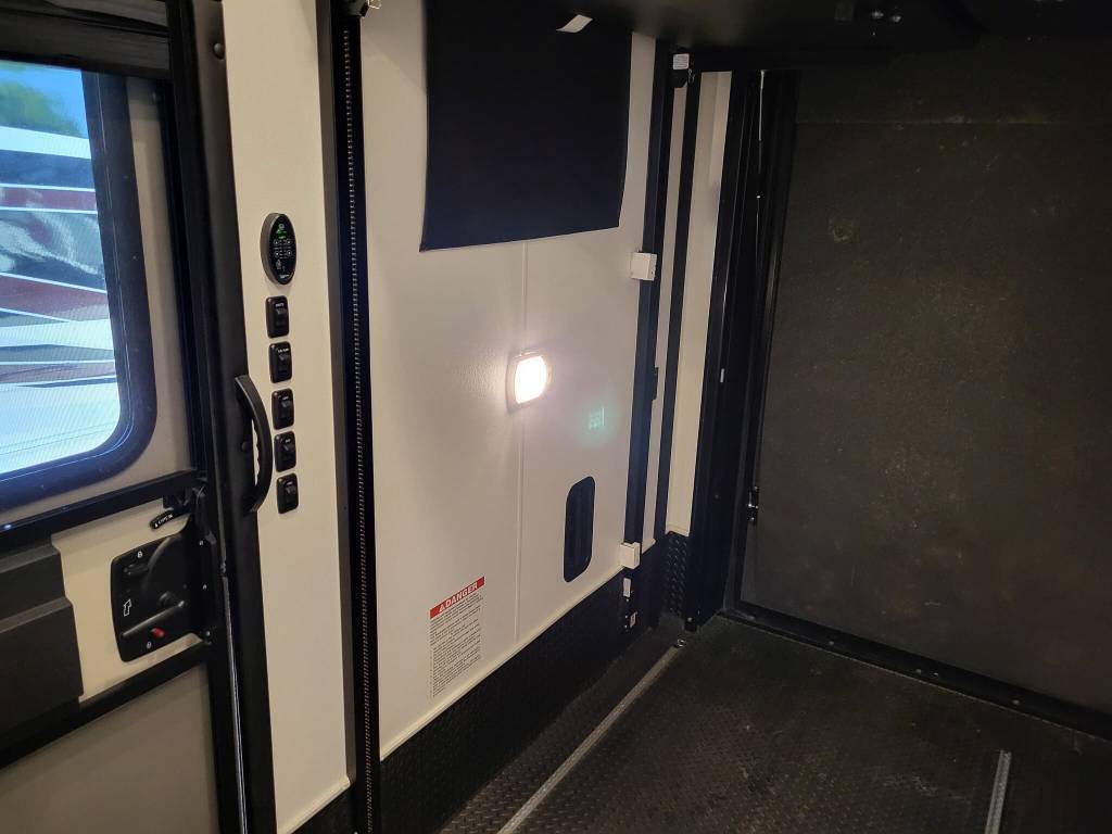 Photo 2 - 2020 Newmar Class A Motorhome rental photo 4