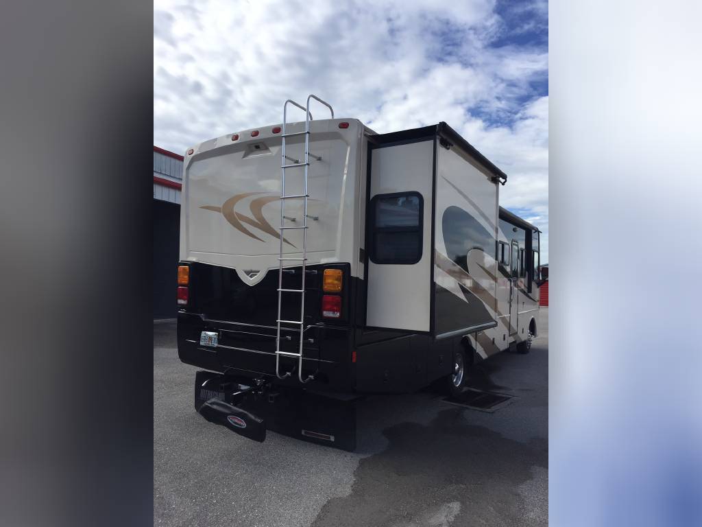 Photo 3 - 2008 Fleetwood Class A Motorhome rental photo 10