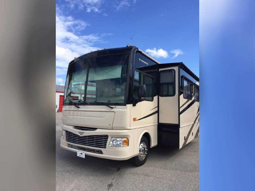 Photo 3 - 2008 Fleetwood Class A Motorhome rental photo 13