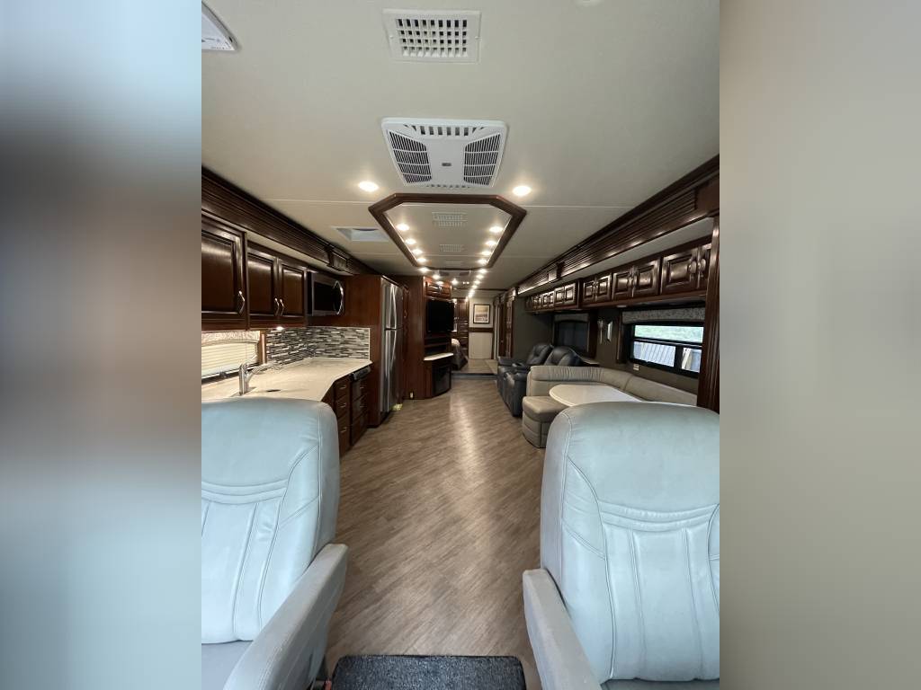 Photo 1 - 2018 Fleetwood Class A Motorhome rental photo 3