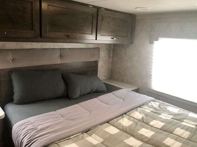 Photo 2 - 2017 Winnebago Class C Motorhome rental photo 6