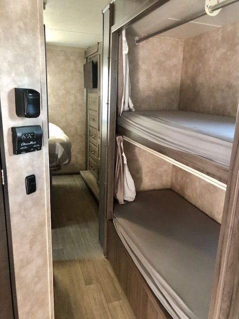 Photo 3 - 2017 Winnebago Class C Motorhome rental photo 12