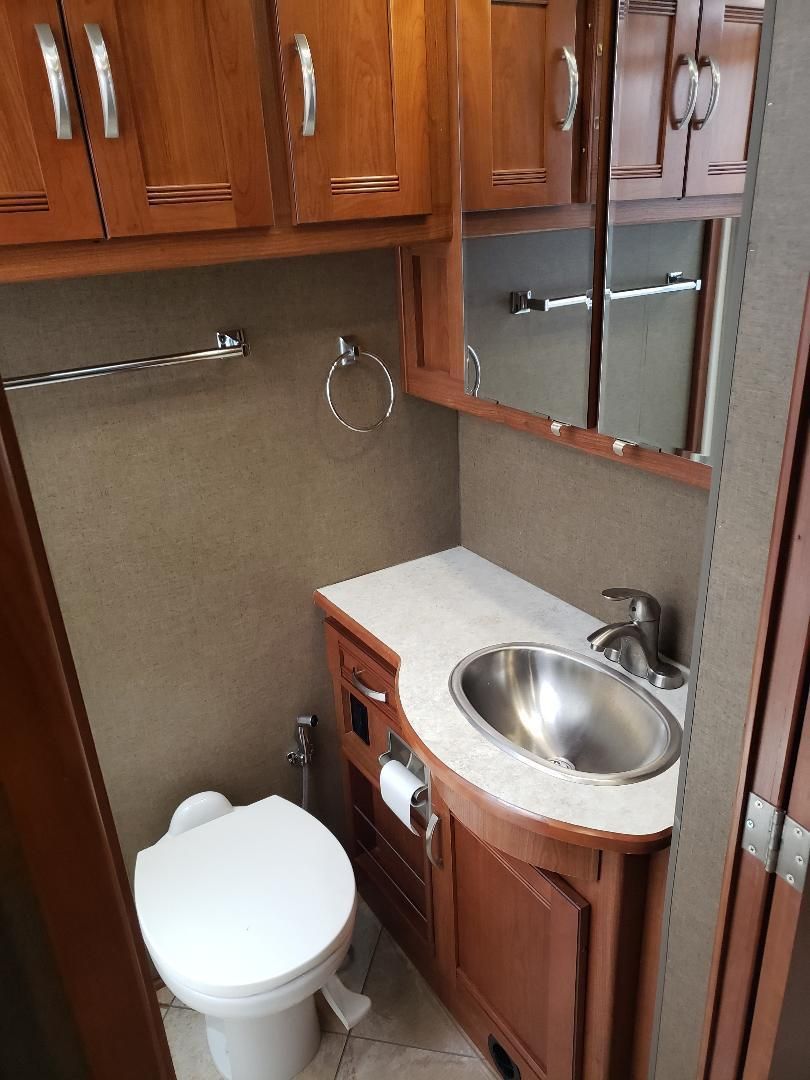 Photo 0 - 2018 Winnebago Class A Motorhome rental photo 3