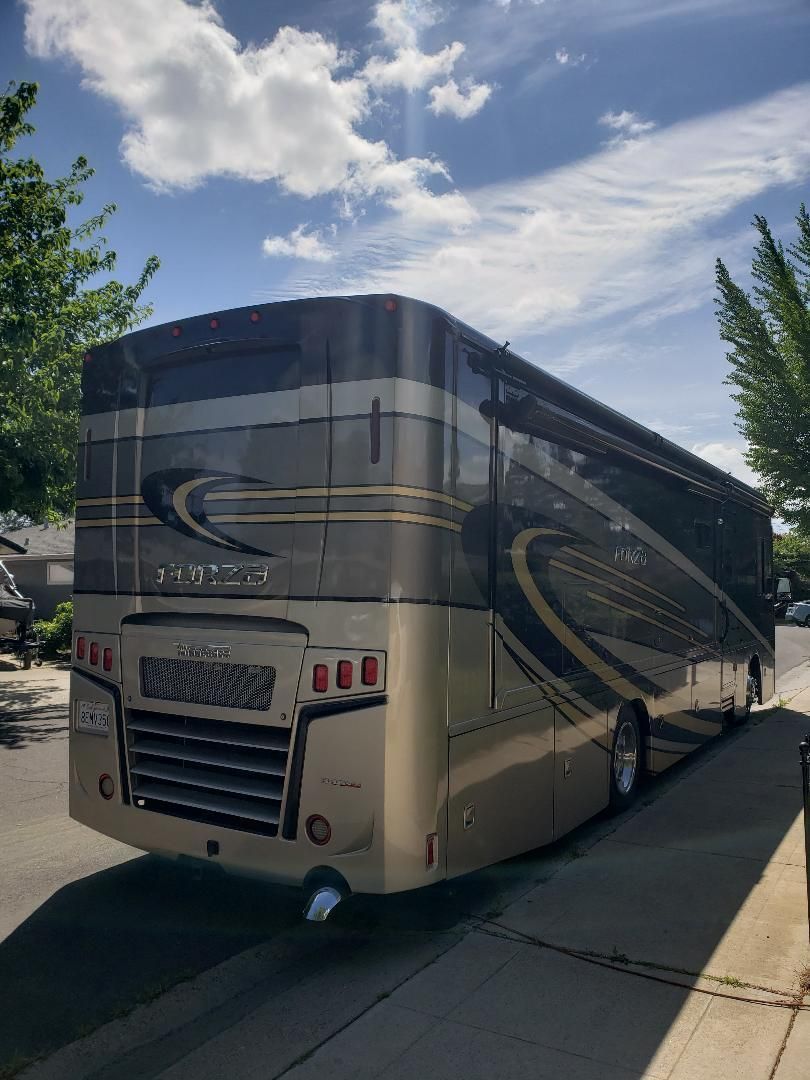 Photo 0 - 2018 Winnebago Class A Motorhome rental photo 4