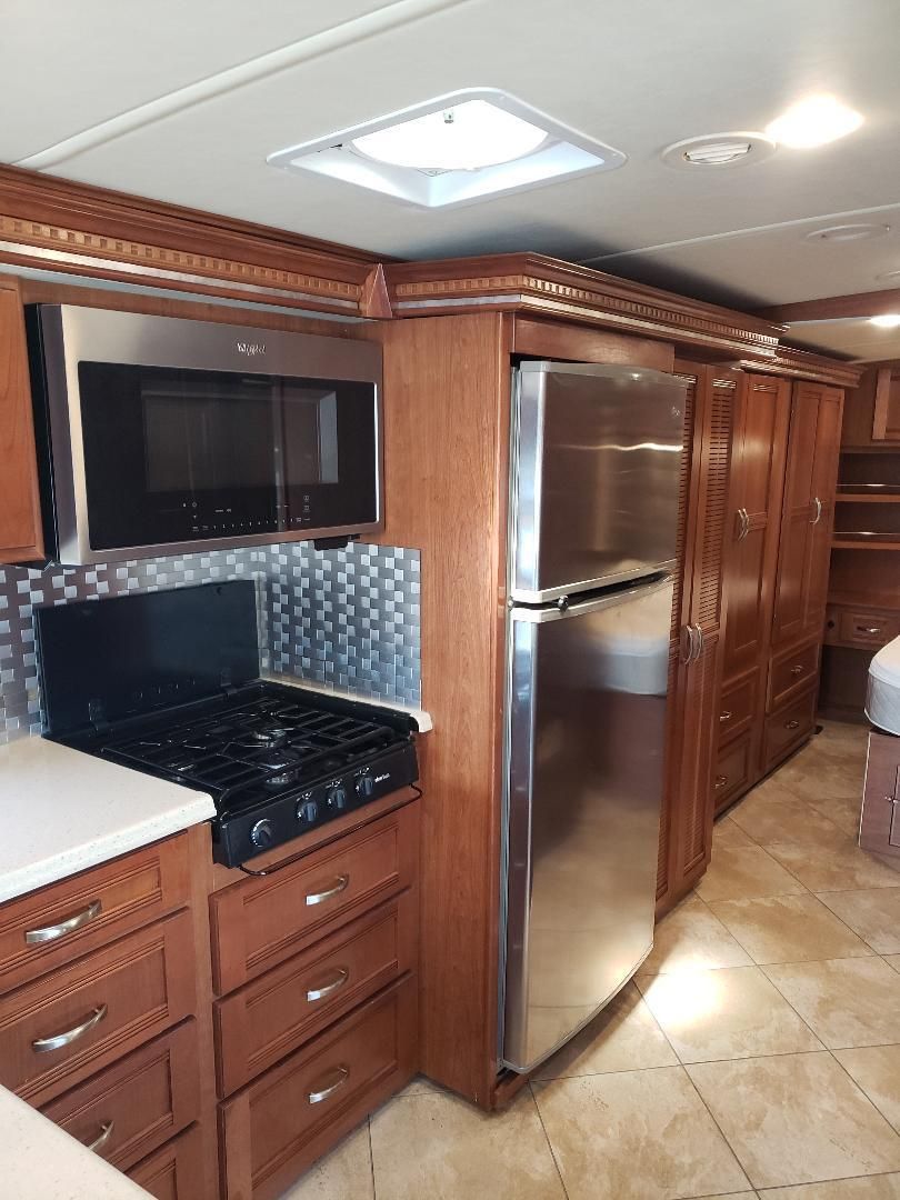 Photo 0 - 2018 Winnebago Class A Motorhome rental photo 7