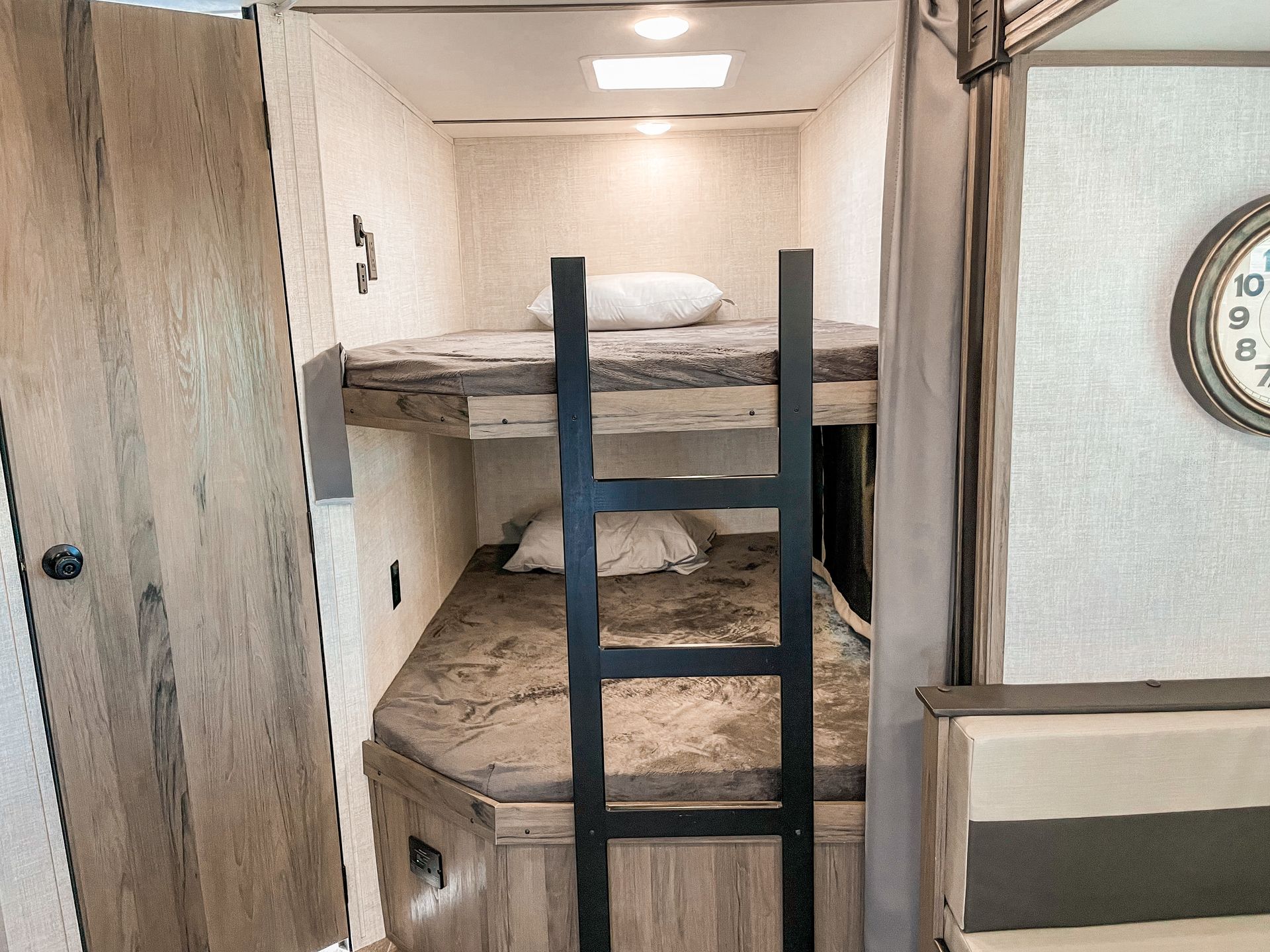 Photo 7 - 2021 Gulf Stream Travel Trailer rental photo 9