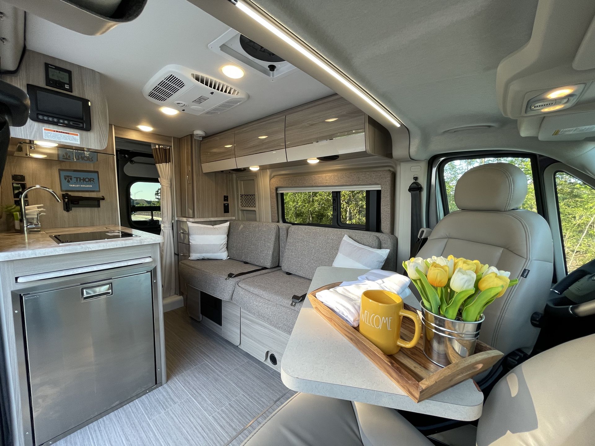 Photo 9 - 2022 Thor Class B Motorhome rental photo 11