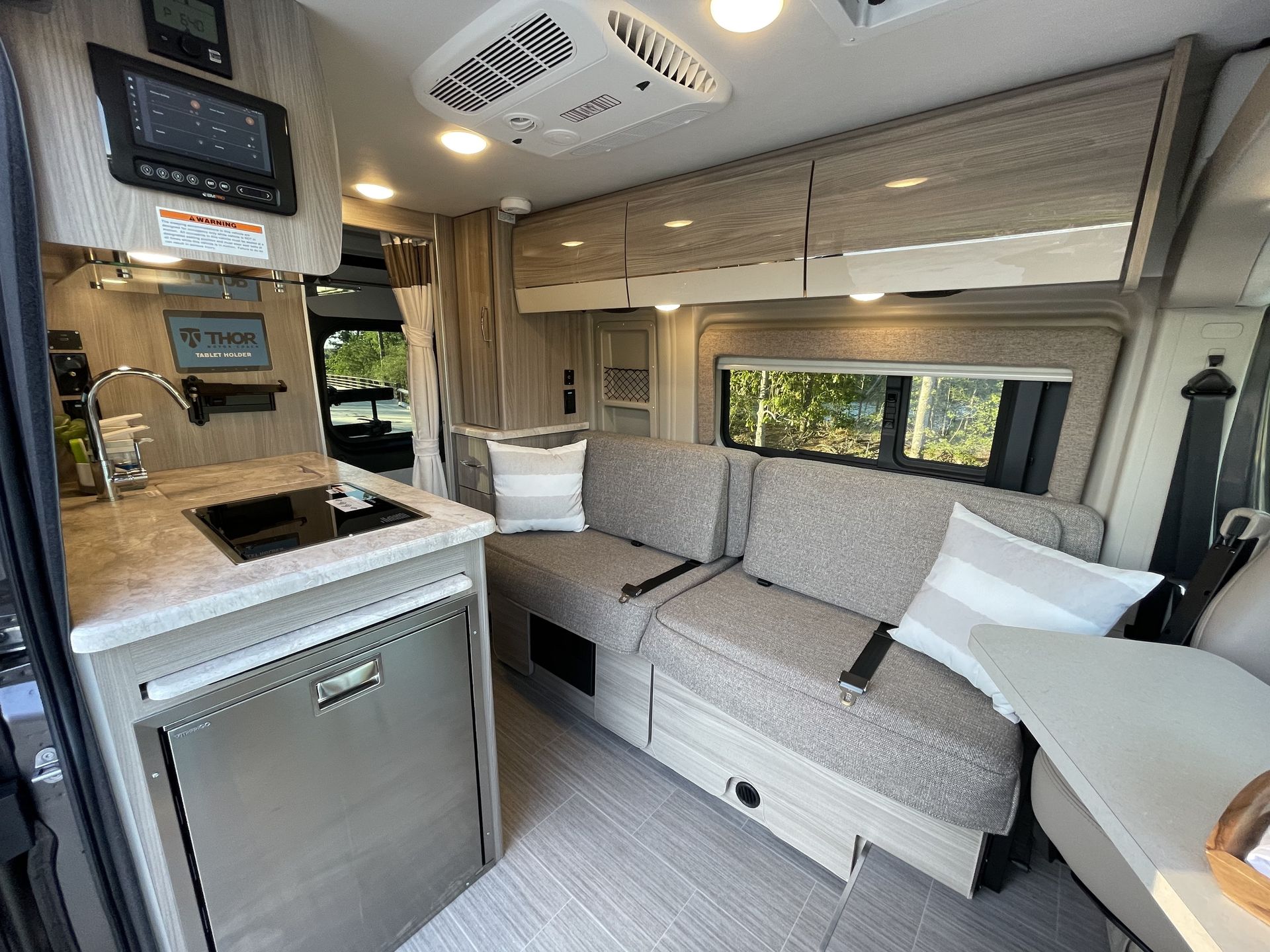 Photo 12 - 2022 Thor Class B Motorhome rental photo 14