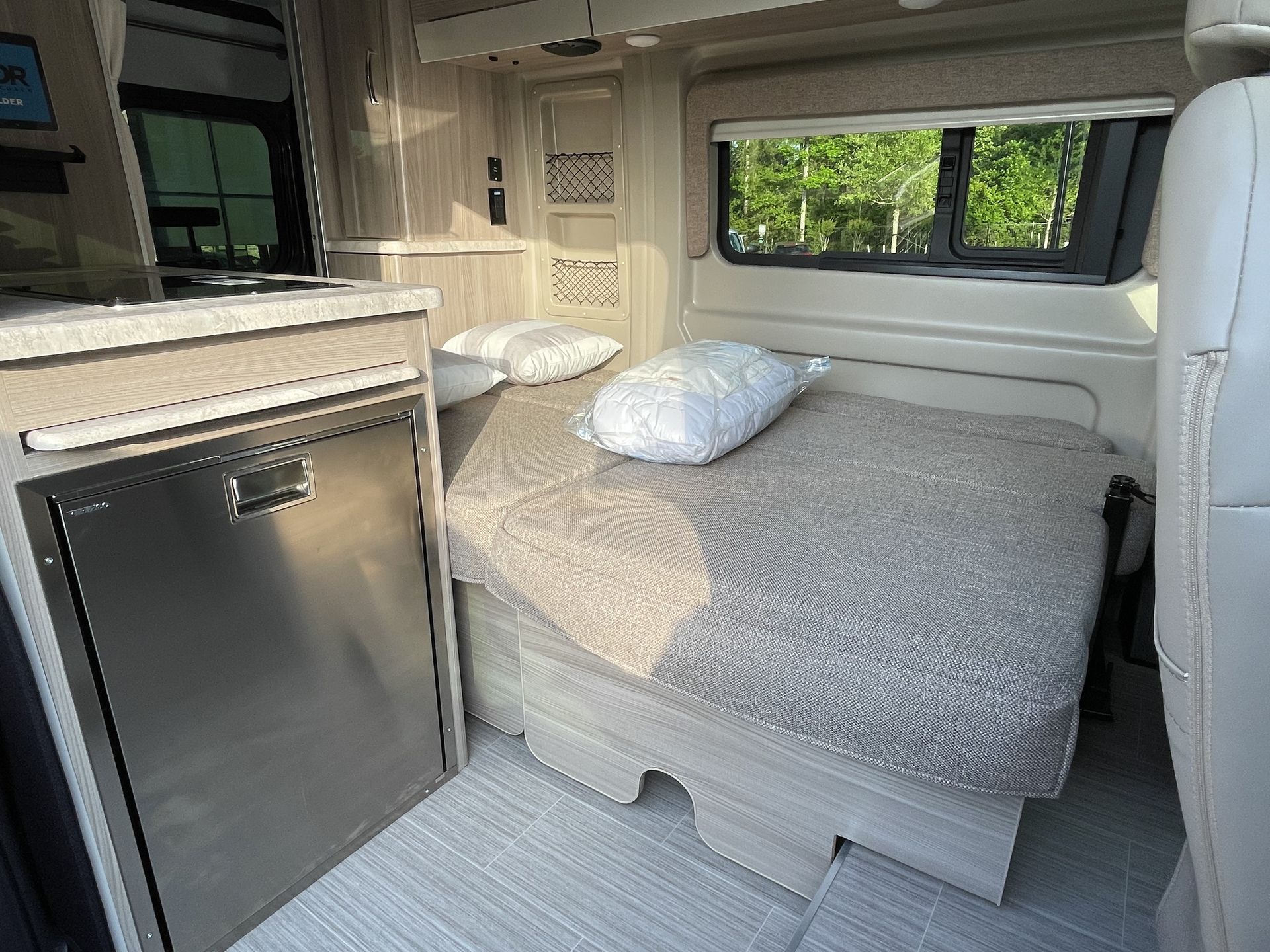 Photo 21 - 2022 Thor Class B Motorhome rental photo 23
