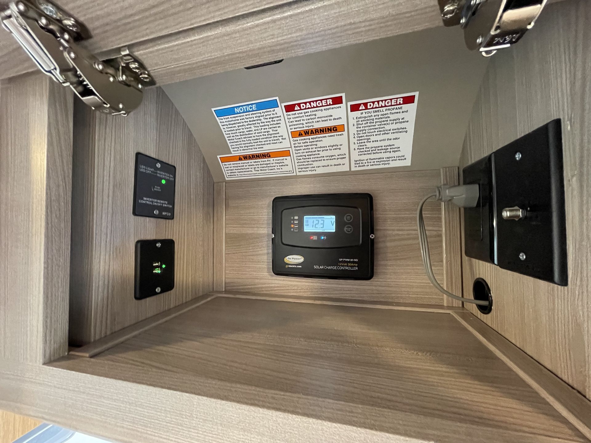 Photo 25 - 2022 Thor Class B Motorhome rental photo 27