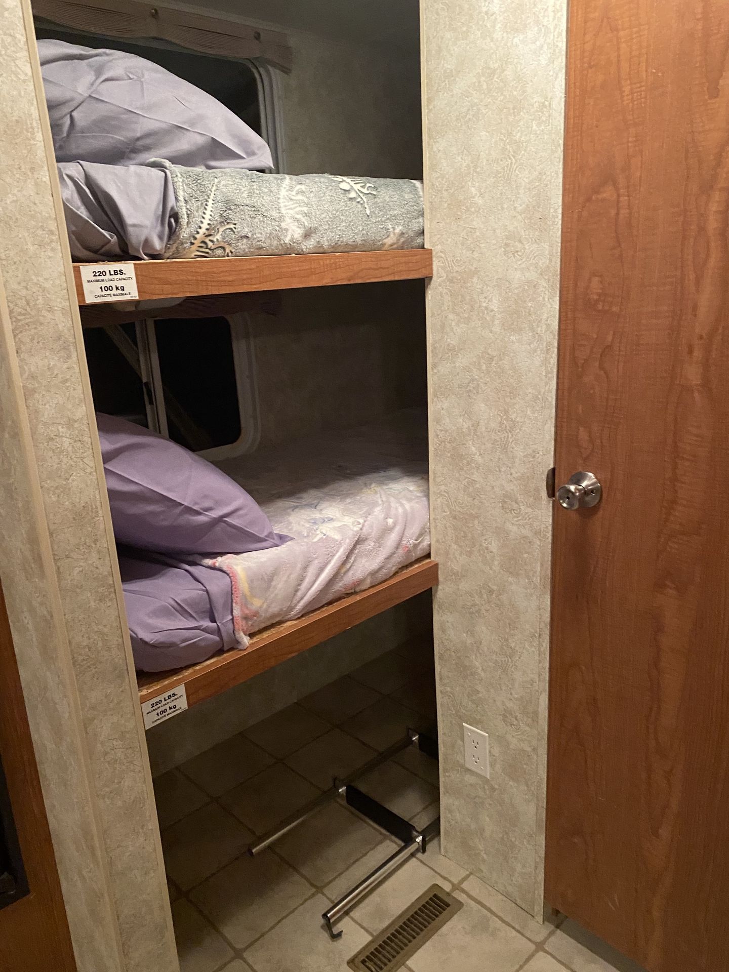 Photo 5 - 2008 Coachmen Spirit Of America Travel Trailer rental photo 7