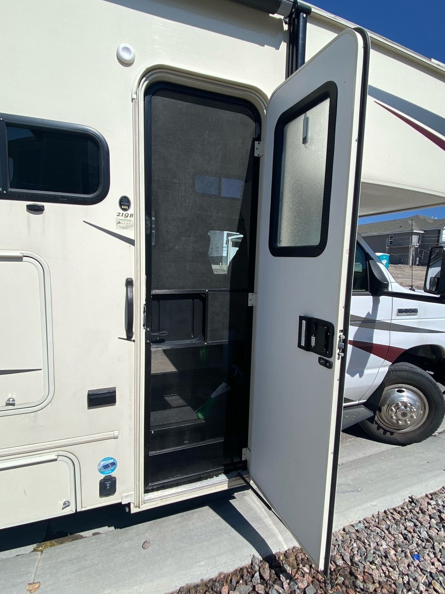Photo 1 - 2019 Coachmen Class C Motorhome rental photo 5