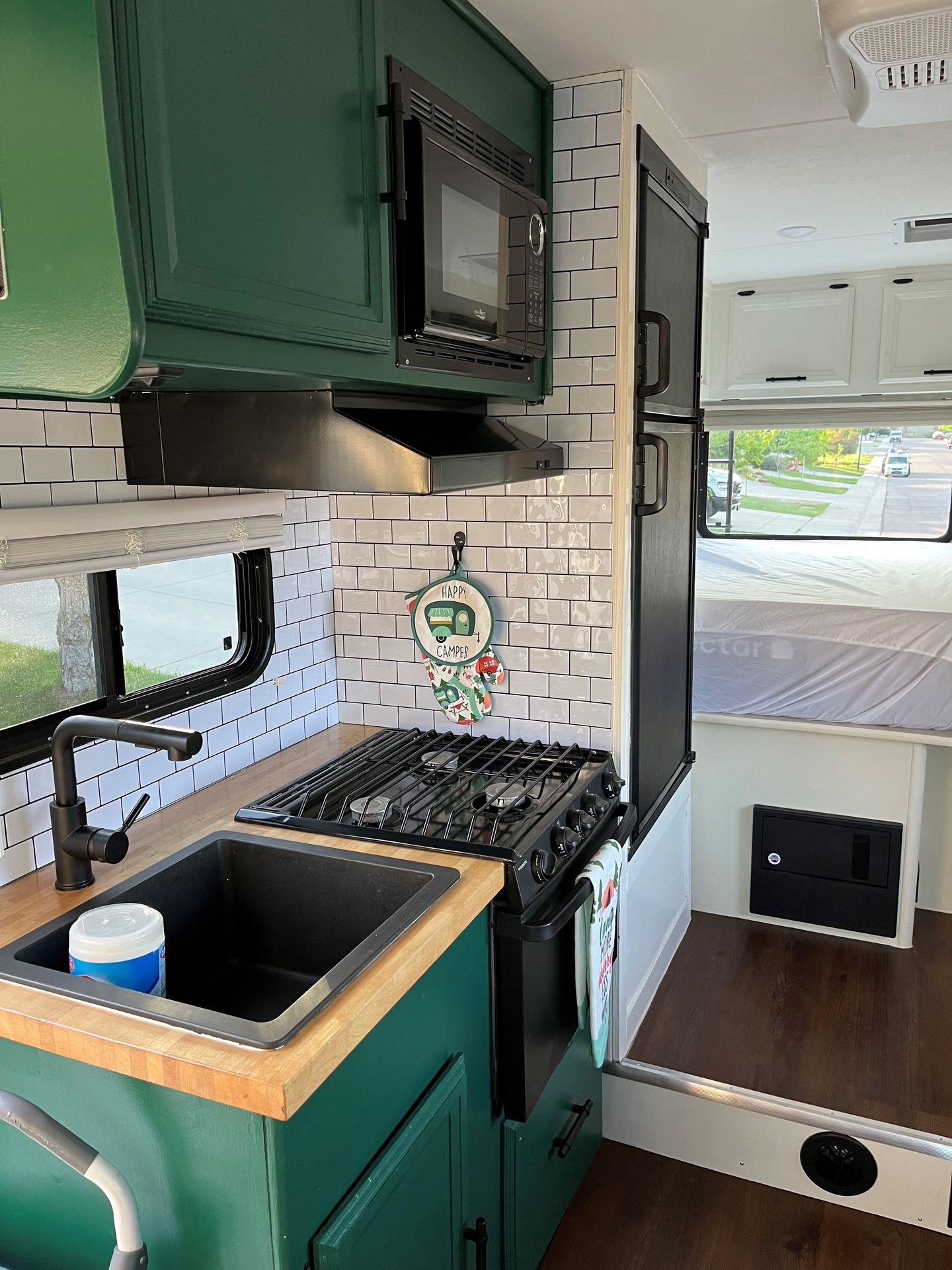 Photo 3 - 2019 Coachmen Class C Motorhome rental photo 14