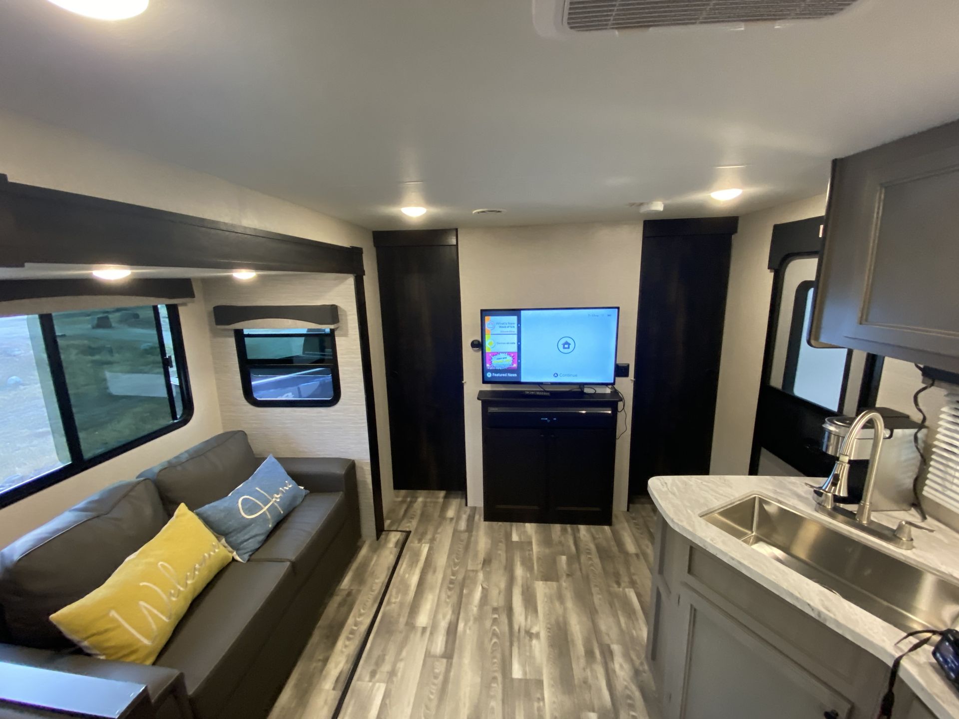 Photo 5 - 2022 Starcraft Travel Trailer rental photo 7